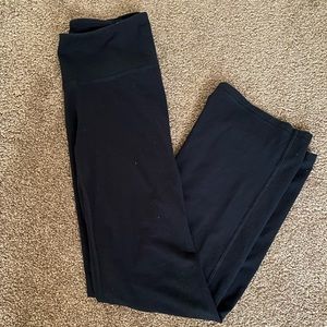 Black yoga pants 🌚